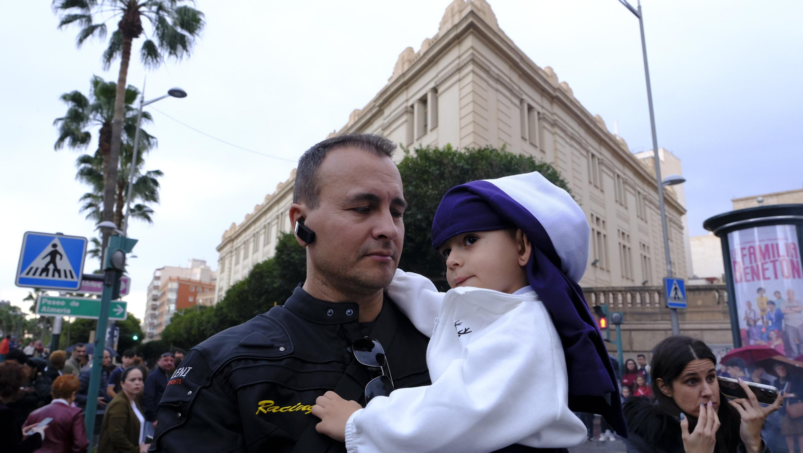 Pasión vuelve a su Iglesia de Santa Teresa azotada por la lluvia