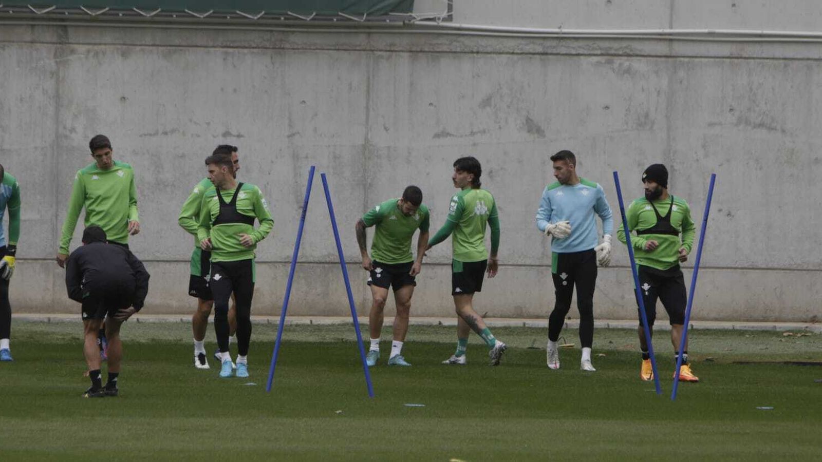 Joaquín se ejercita con sus compañeros.