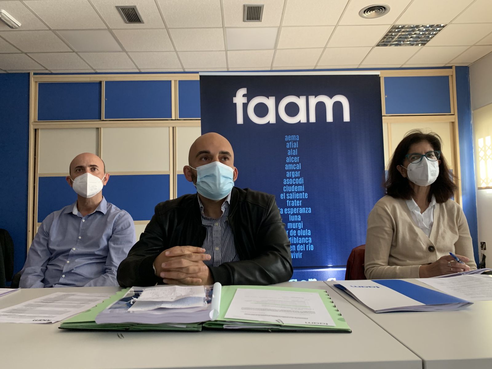 Valentín Sola preside a asamblea virtual desde la sede de FAAM.