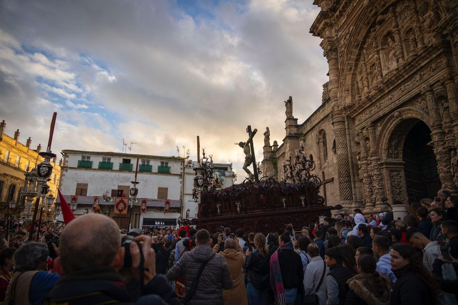 Las imágenes del Martes Santo 2024 en El Puerto: Misericordia