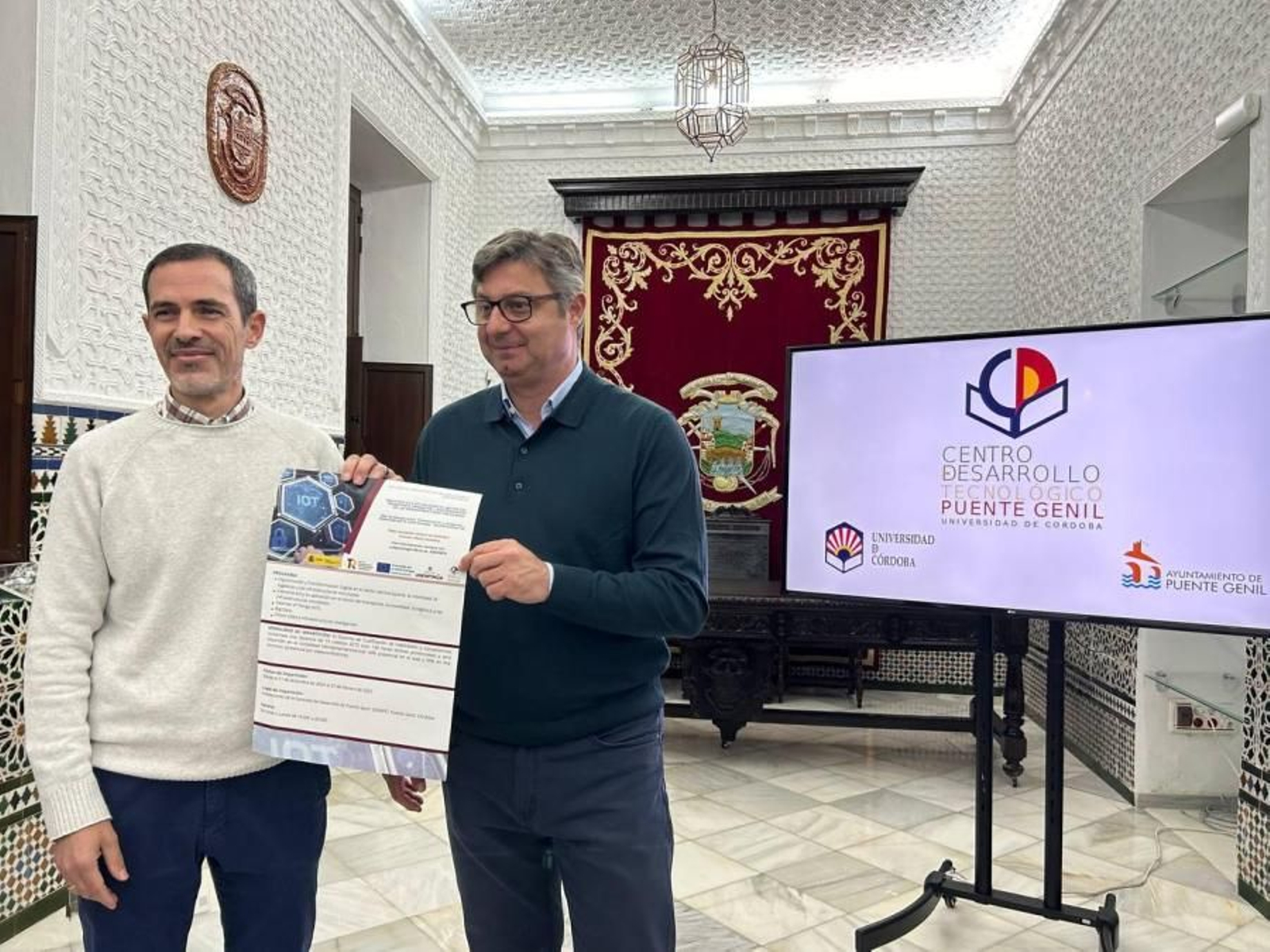 Juan Carlos Gámez y Sergio Velasco en la presentación de los cursos