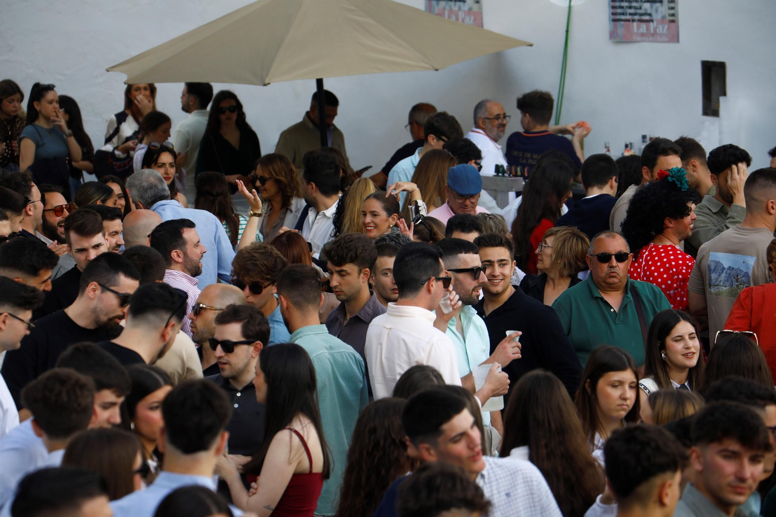 Las mejores fotos de unas Cruces de Córdoba abarrotadas para dar la bienvenida al fin de semana