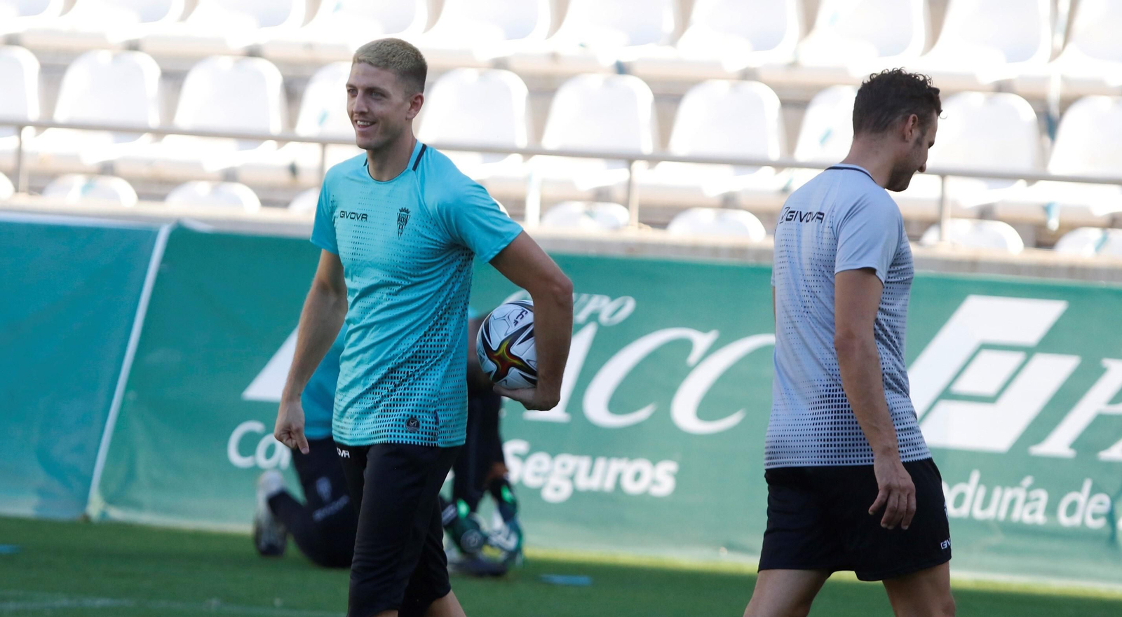 La plantilla del Córdoba CF 21-22, uno a uno