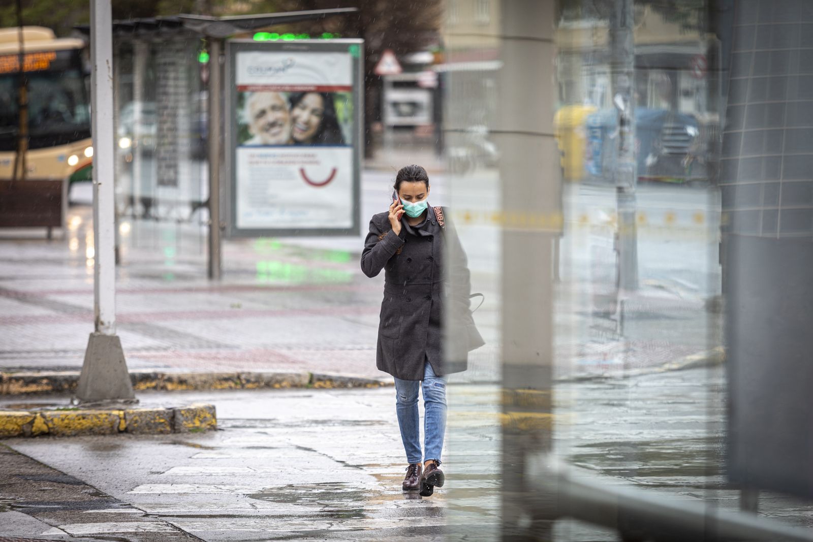 Ciudadanos con protección contra el coronavirus