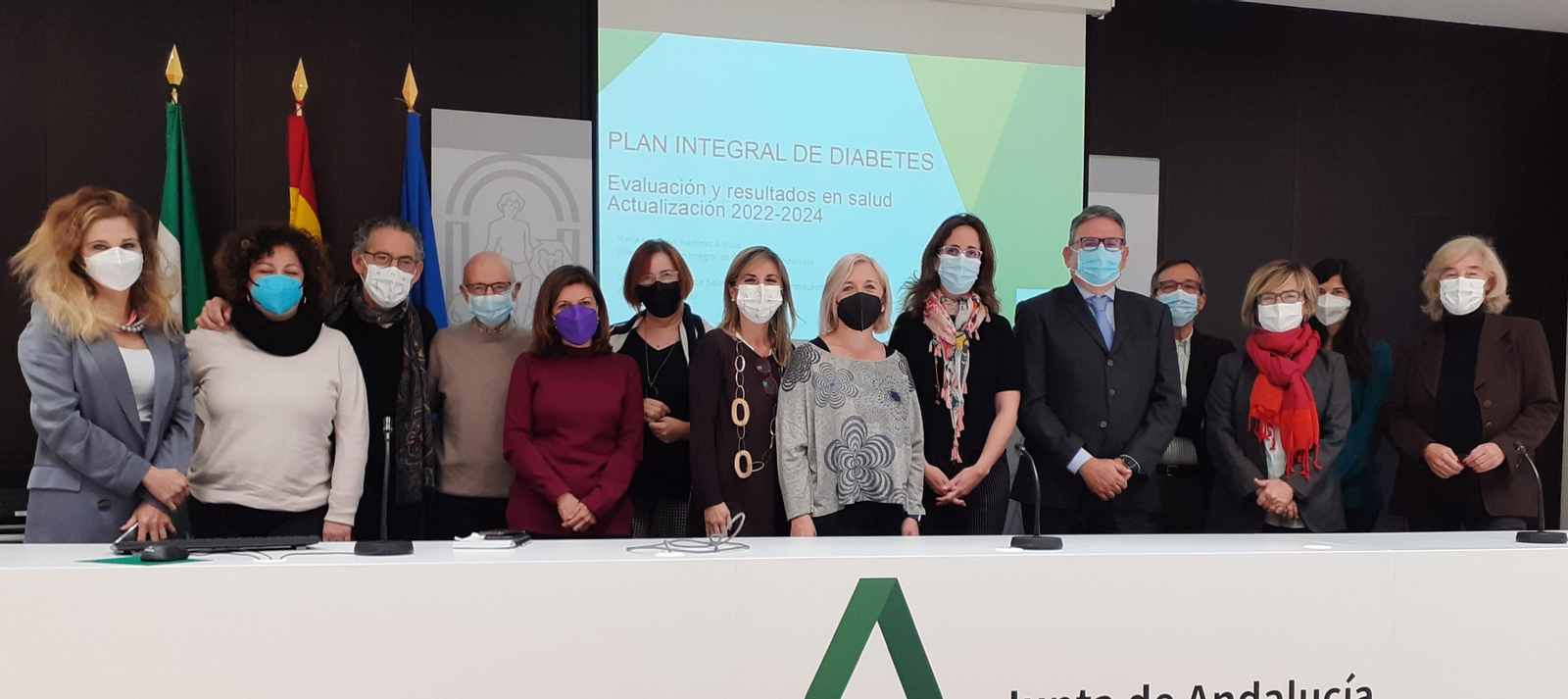 Foto de familia de los participantes en la primera reunión para definir el nuevo Plan de Diabetes de Andalucía.