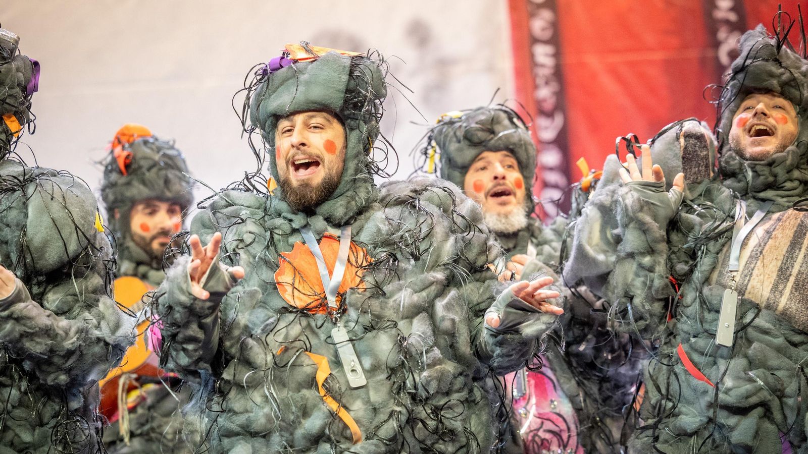 Búscate entre las mejores imágenes de la primera sesión de cuartos de final del COAC 2025