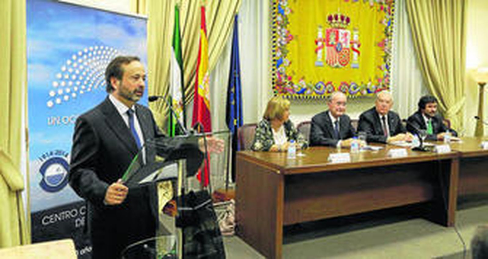 Jorge Baro interviene durante el acto de ayer en la Subdelegación del Gobierno.