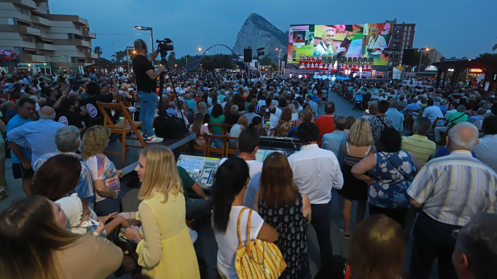 Las mejores fotos de la Coronación de las Reinas de la  Feria de La Línea