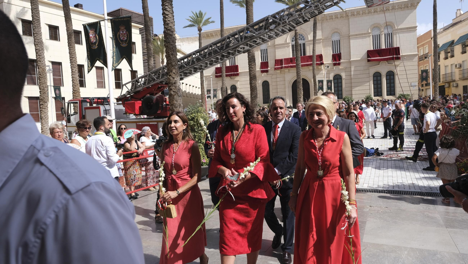 Ofrenda floral a la Virgen del Mar en la Feria de Almería 2024, en imágenes