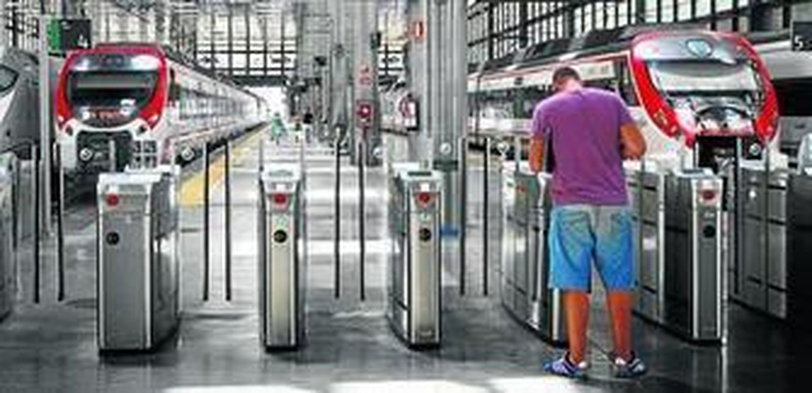 Dependencias de la terminal ferroviaria de Adif en Cádiz.