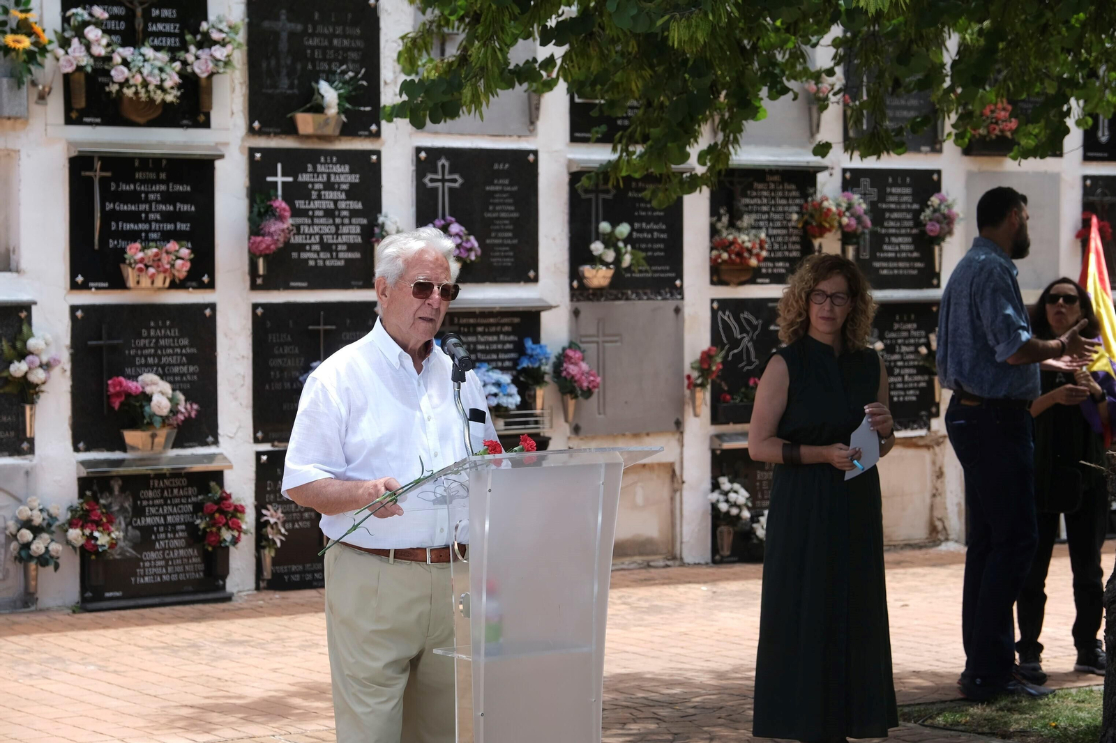 El homenaje a las víctimas del franquismo en Córdoba, en imágenes