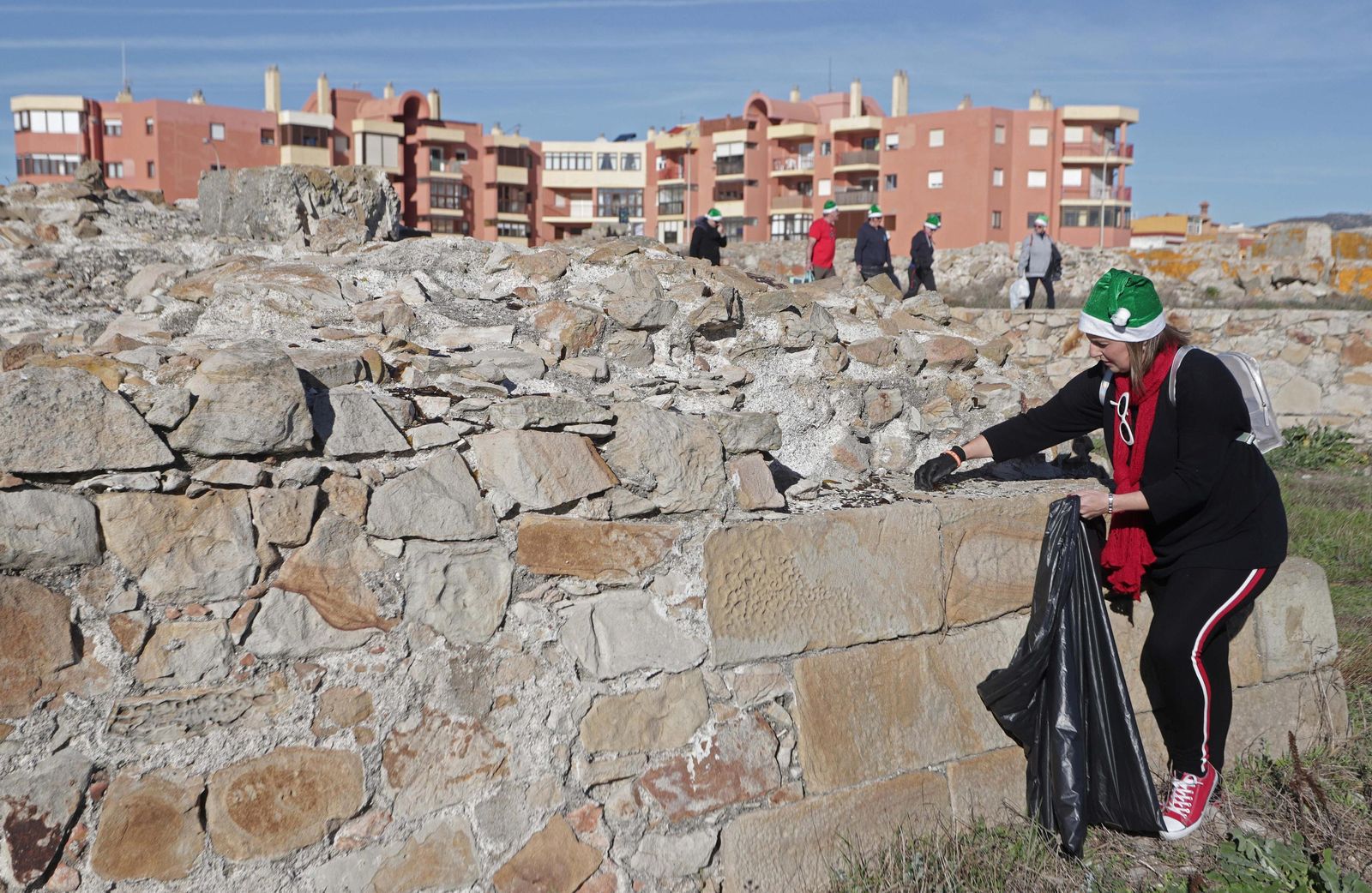 Limpieza del Fuerte Santa Bárbara de La Línea
