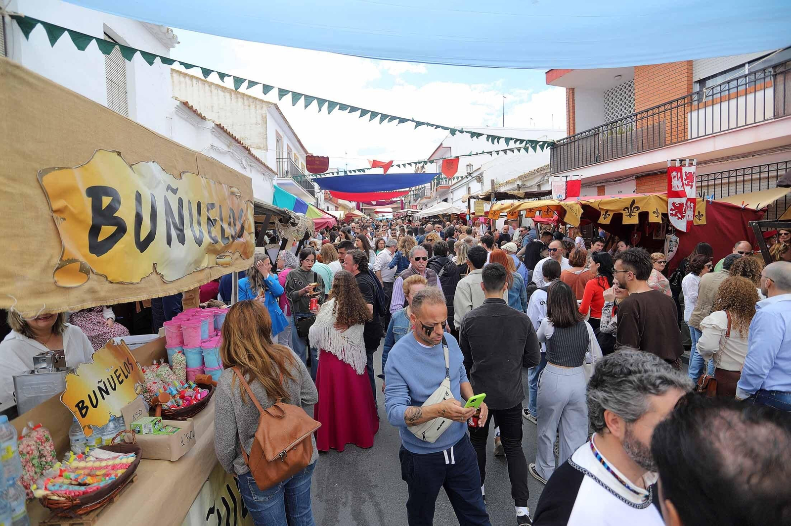 Imágenes del gran ambiente en la Feria Medieval de Palos de la Frontera, Huelva