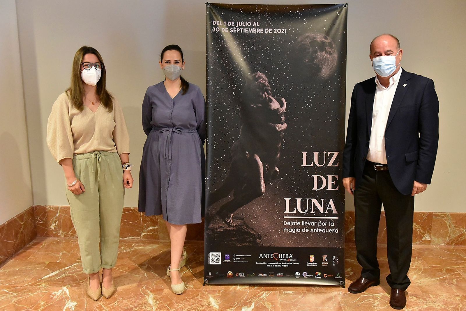 Presentación de Luz de Luna por parte de los responsables municipales.