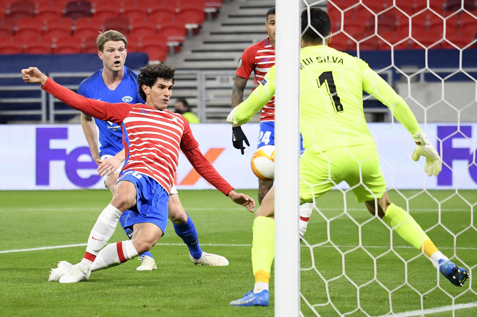 Jesús Vallejo marcó en propia puerta el primer tanto de los noruegos.