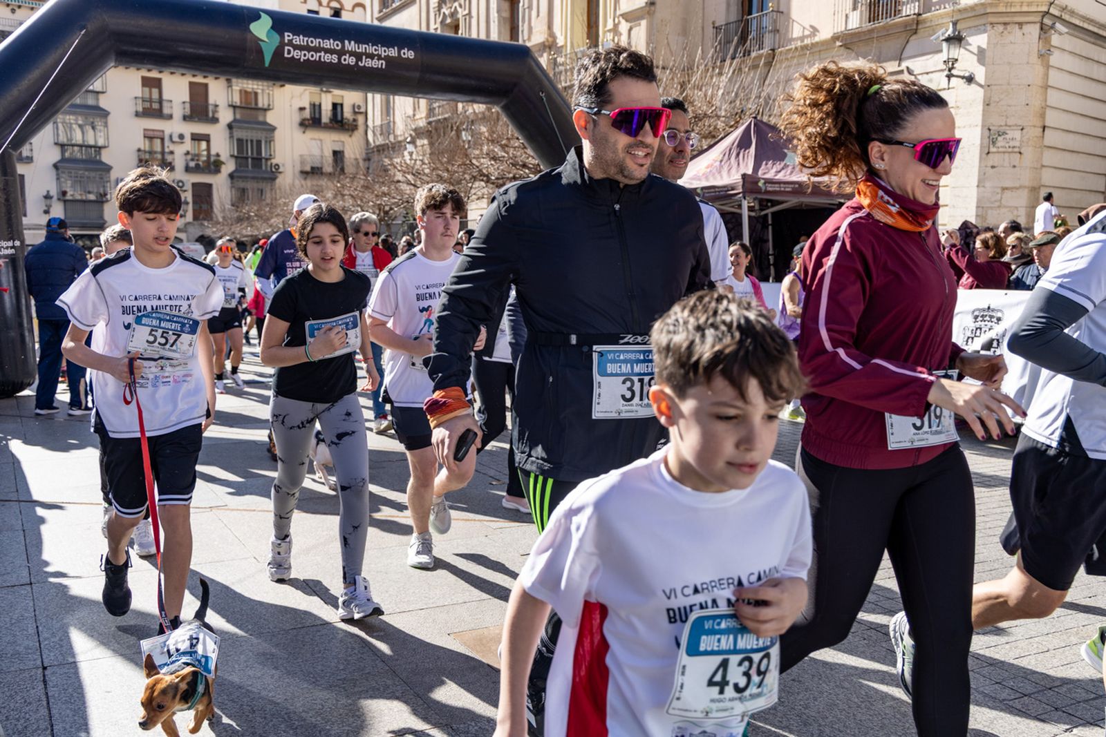 En imágenes: deporte y solidaridad se dan la mano en la VI Carrera-Caminata de la Hermandad de la Buena Muerte (1)