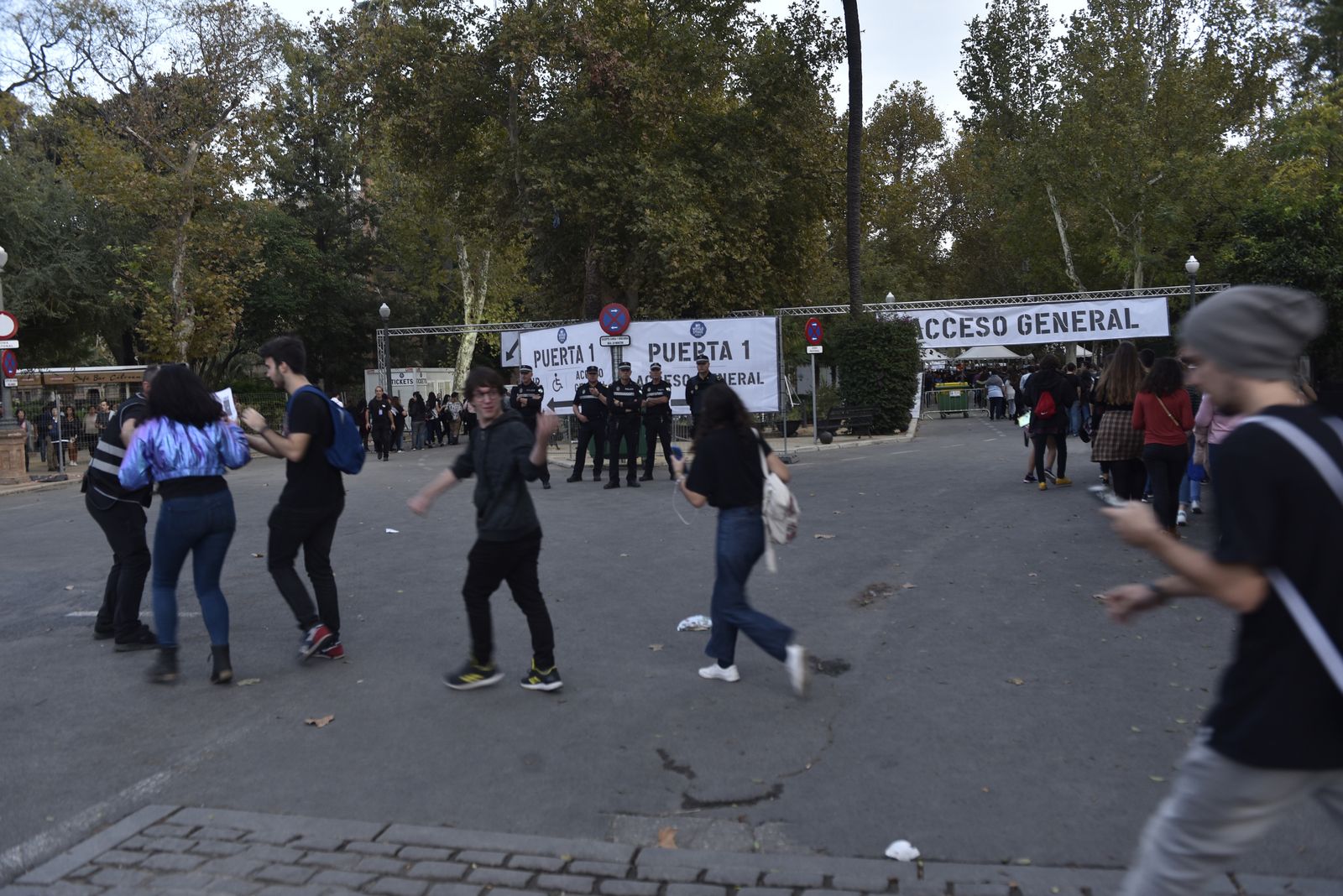 Ambiente en los accesos al concierto de Green Day