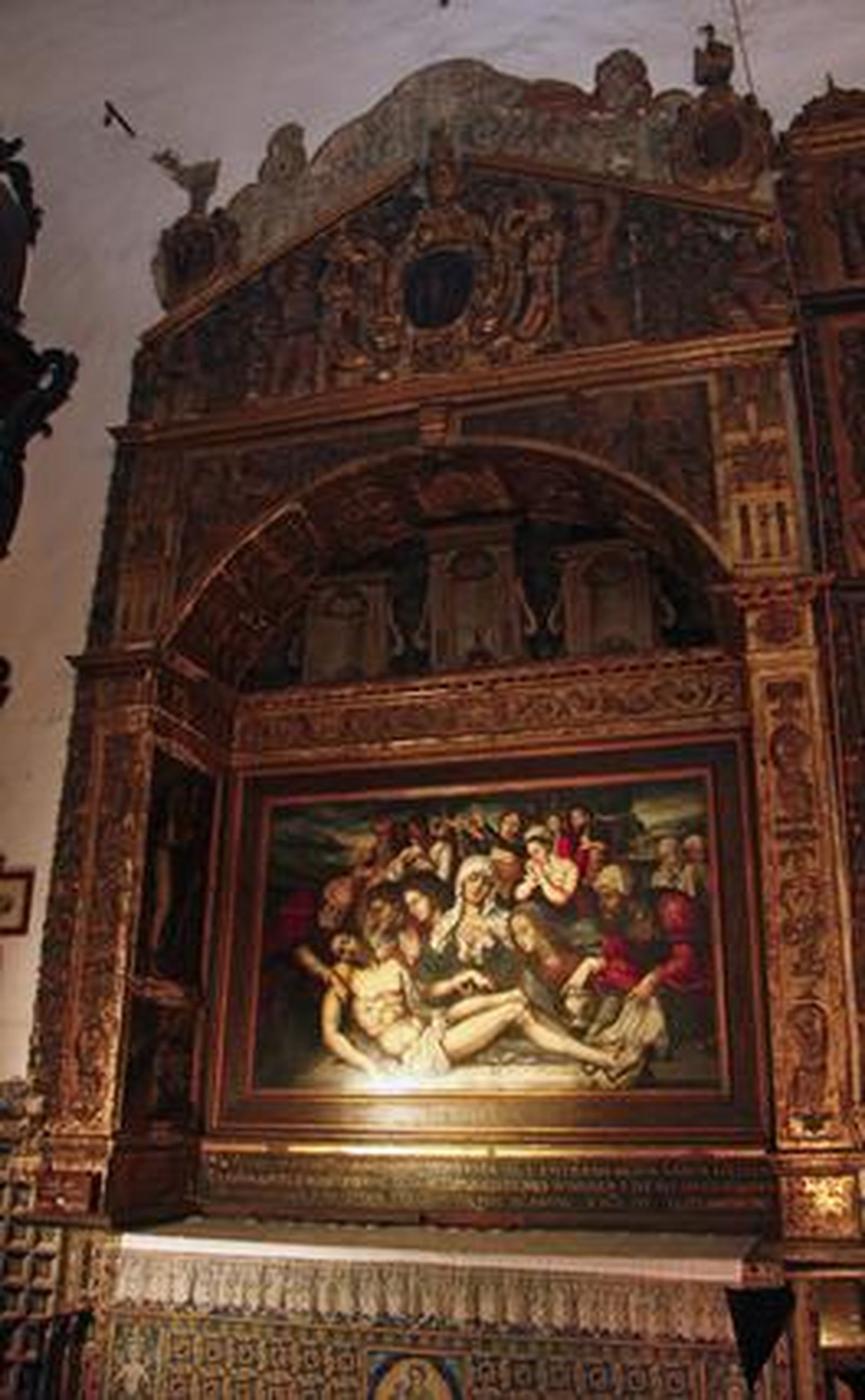 El convento Madre de Dios muestra unos tejados, esculturas, pinturas y muros plagados de desperfectos que demuestran su mal estado de conservación.

Foto: Belén Vargas