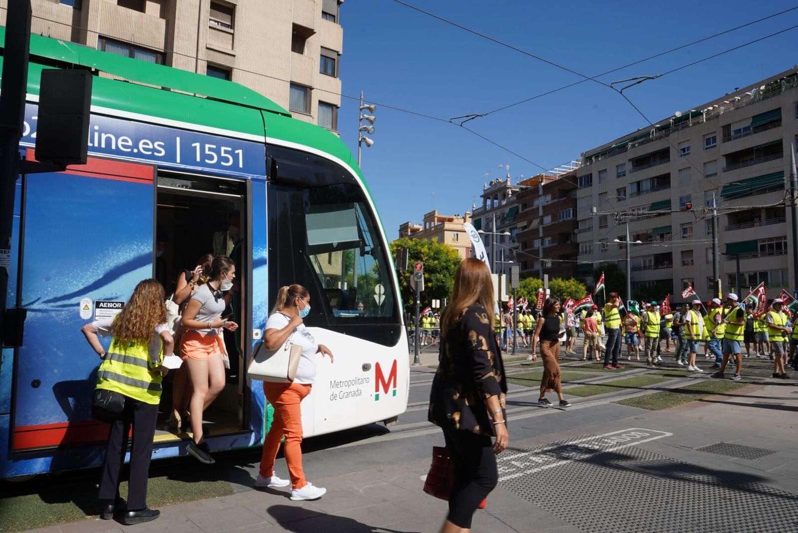 Fotos: así transcurre la manifestación y la huelga de autobuses urbanos de Granada