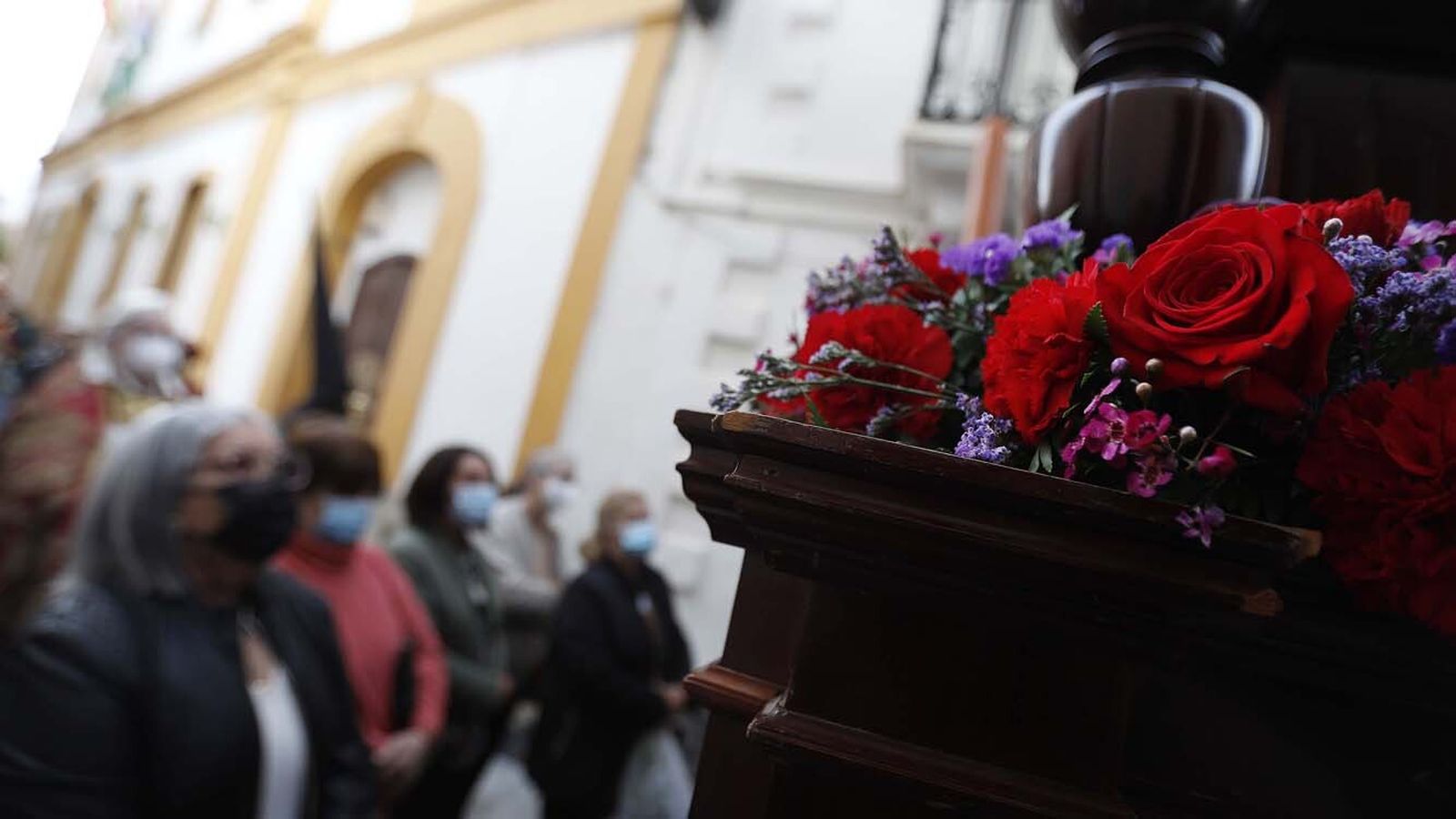 Las imágenes del Viernes Santo en Tarifa: El Santo Entierro