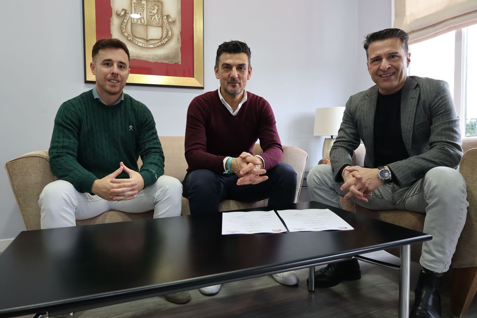 Representantes de la Vuelta y de Torrox.