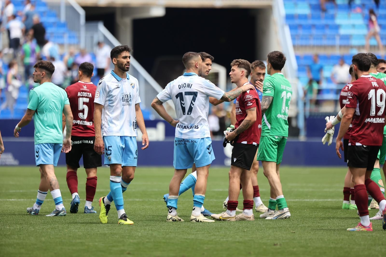 Los jugadores tras el Málaga CF - Mérida
