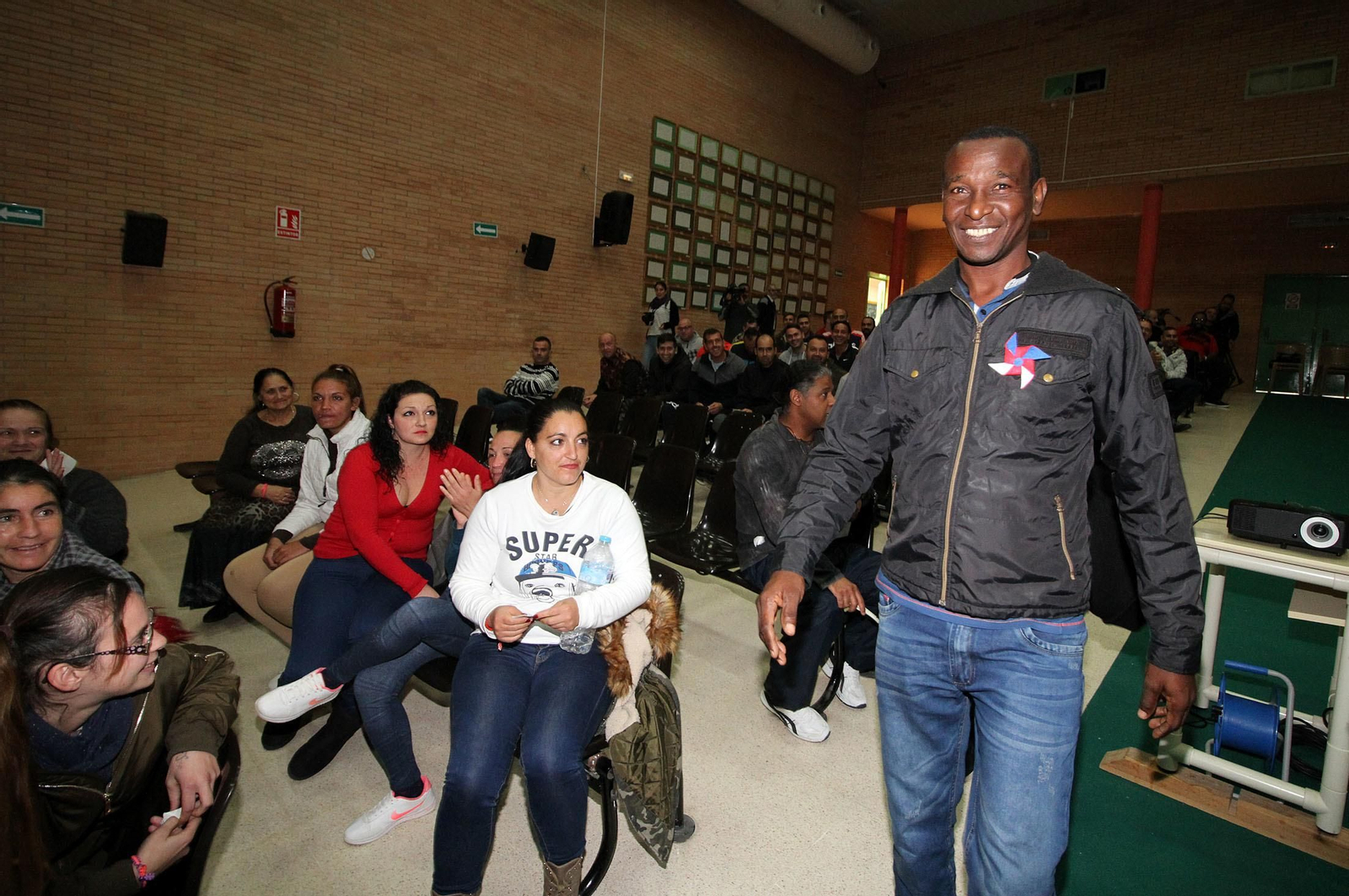 "El Piedra" visita la cárcel de Huelva, en imágenes