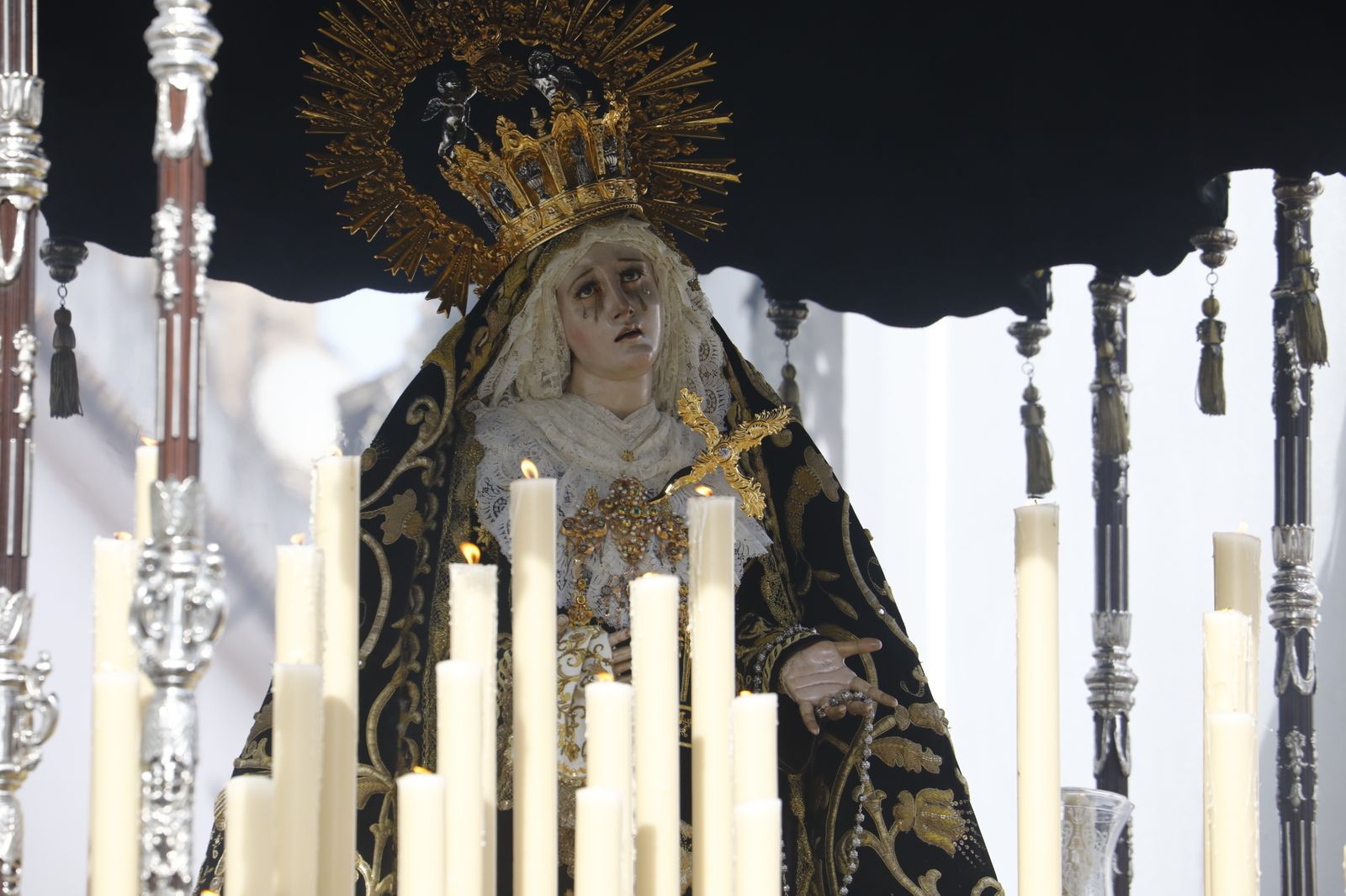 Jueves Santo en Córdoba: La procesión del Nazareno, en imágenes