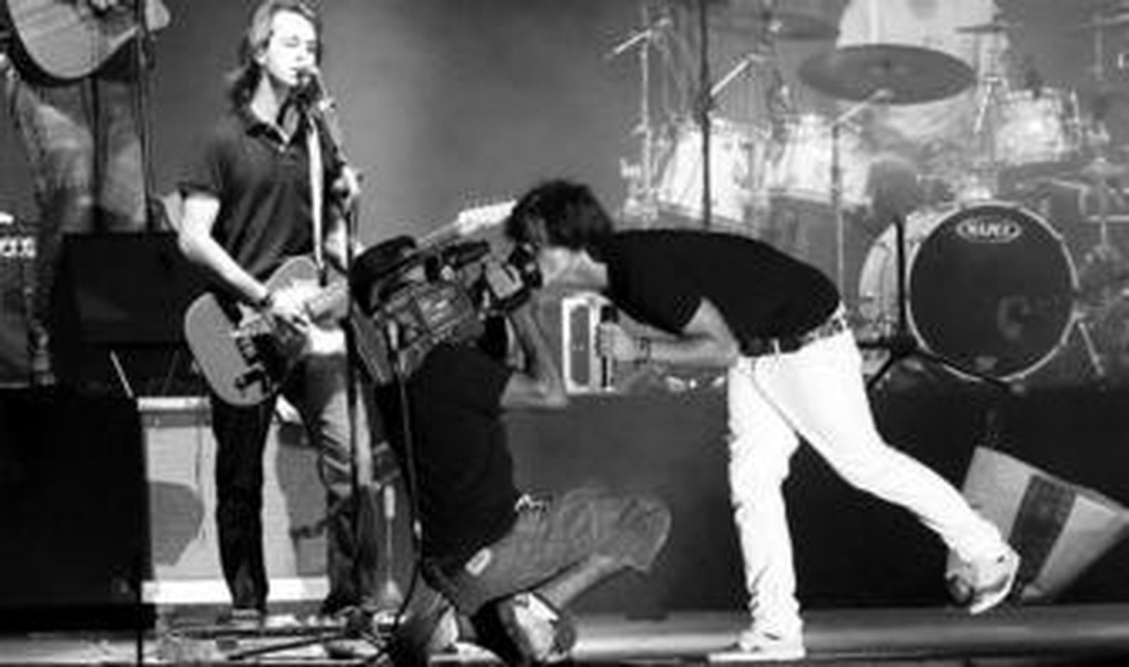 Gonzalo se 'come' la cámara en un momento de la actuación.