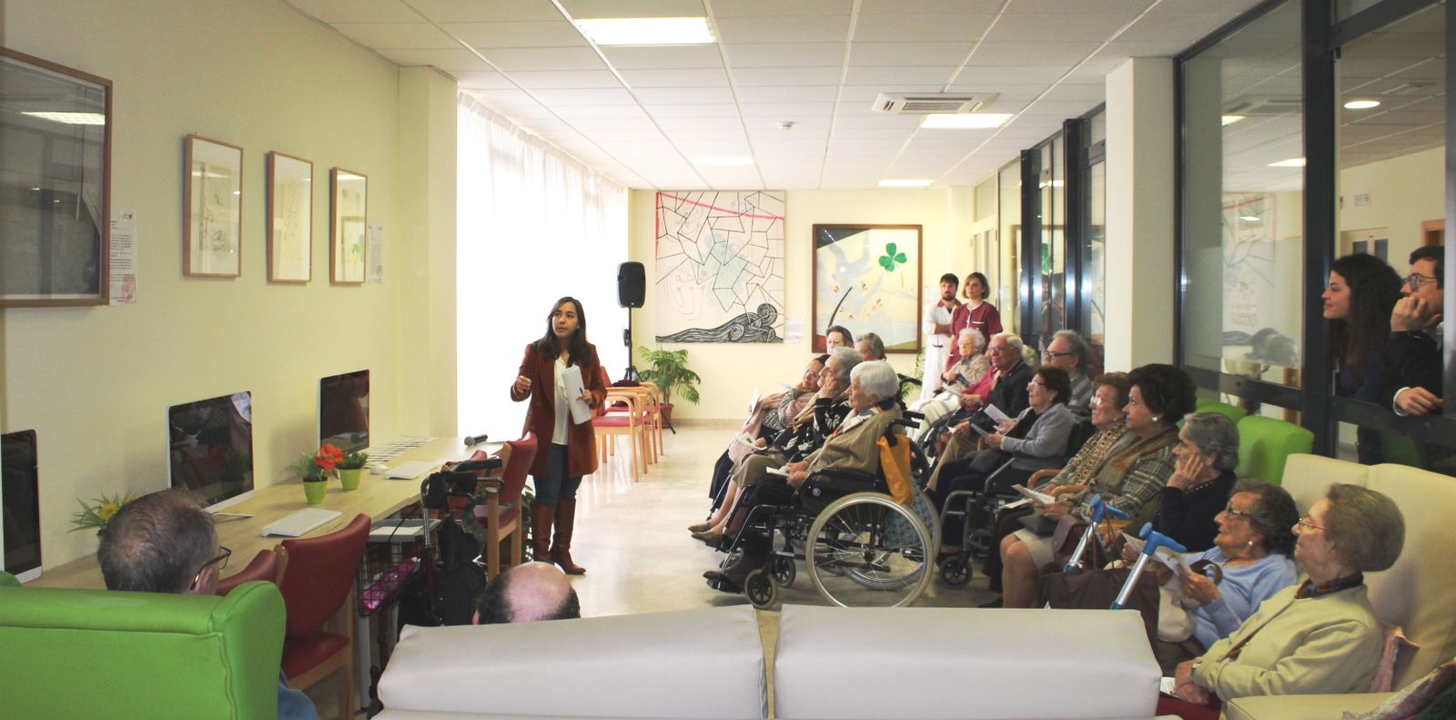 Presentación de la exposición 'Intergenerarte', de la Fundación Doña María.