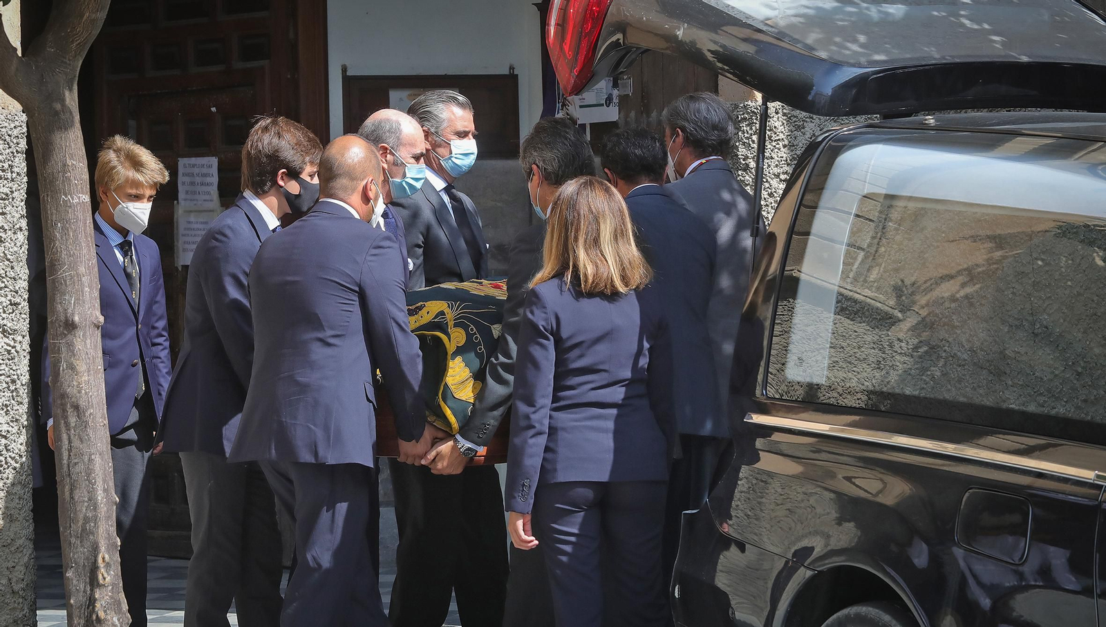 Familiares y amigos despiden en San Marcos a Luis López de Carrizosa y Domecq 'Conde de Peraleja'