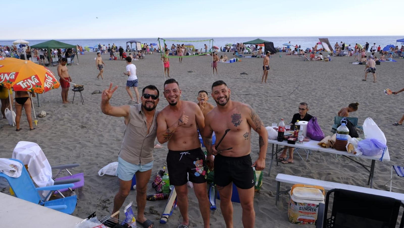 Los almerienses ya comienzan a disfrutar de esta noche tan especial.