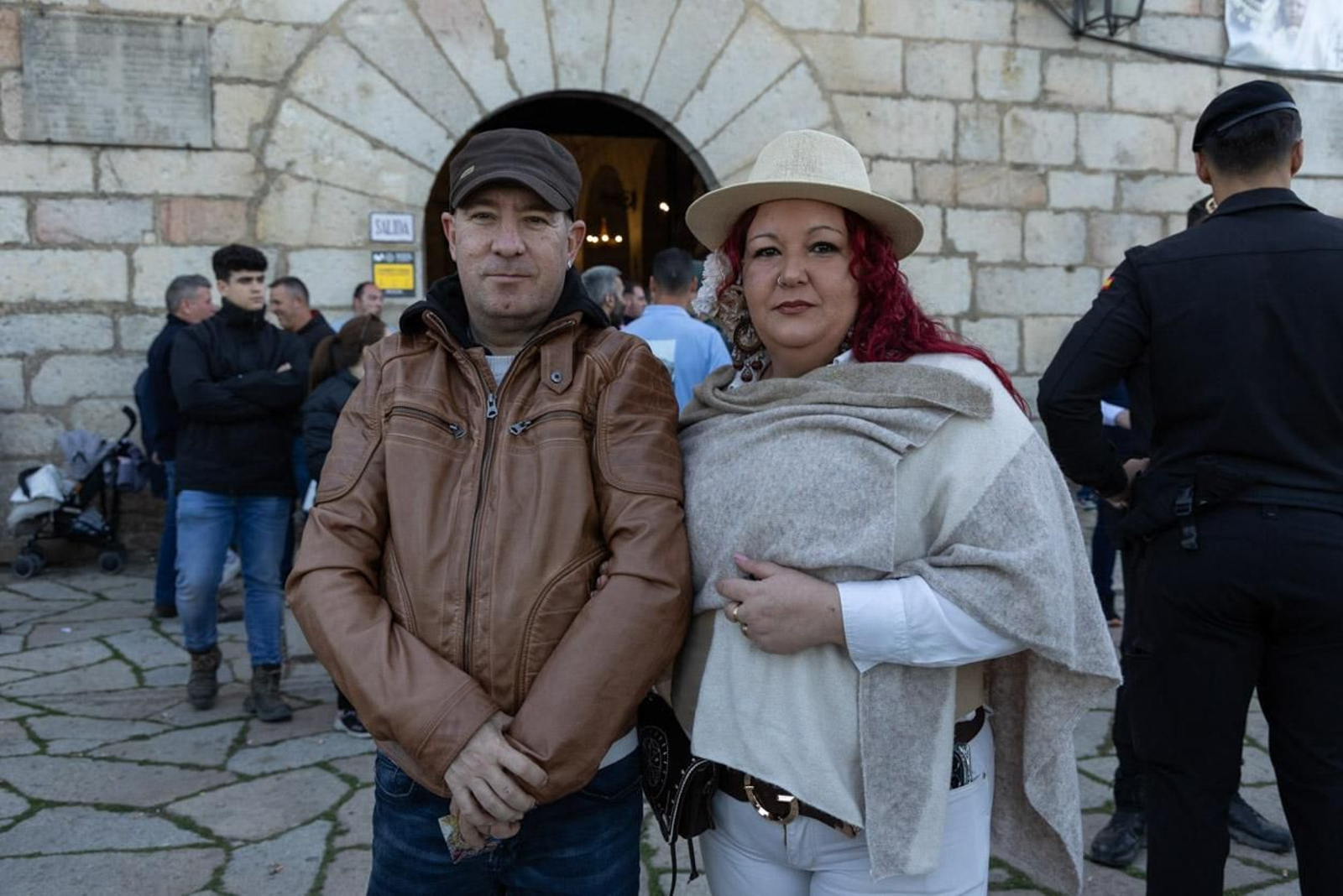 Miles de romeros acuden al encuentro de la Virgen de la Cabeza en su romería