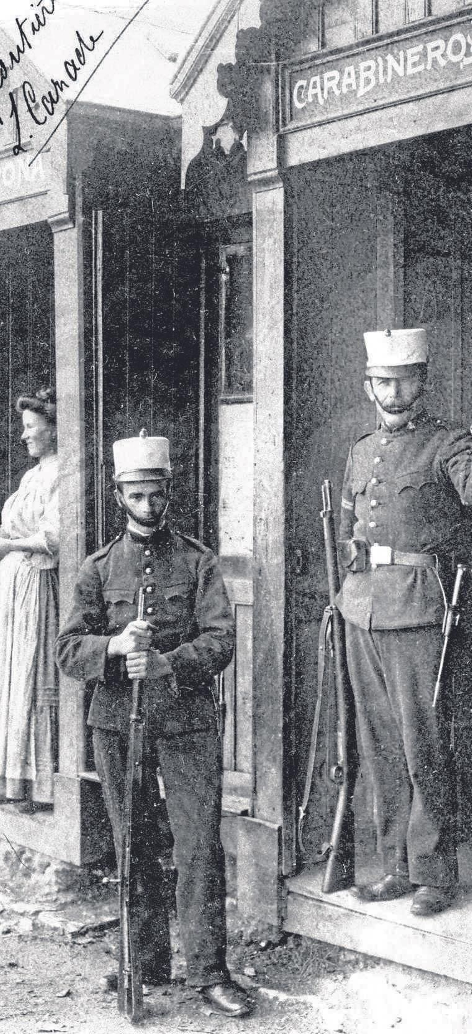Carabineros y matrona.