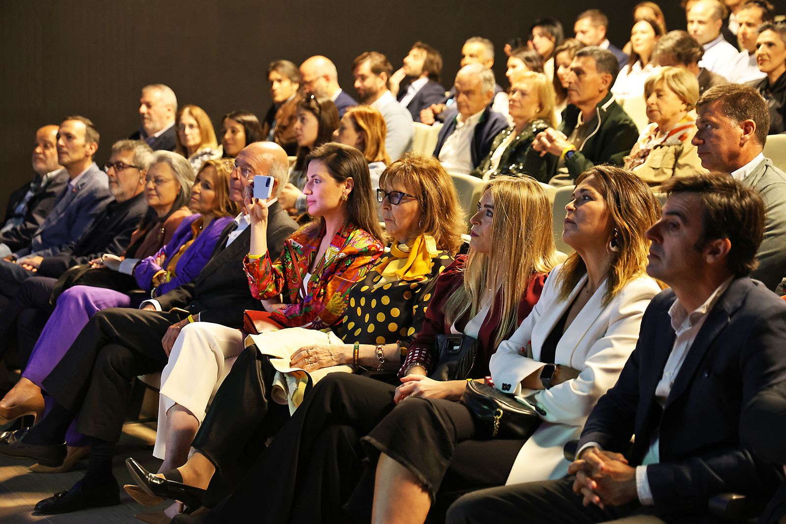 Movitransa presenta los nuevos modelos de BMW IX2 y el X2 en el complejo deportivo Lamiya