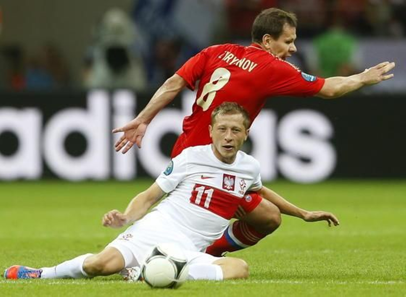 Polonia y Rusia empatan 1-1 en un partido loco en el que cualquiera pudo ganar.

Foto: EFE