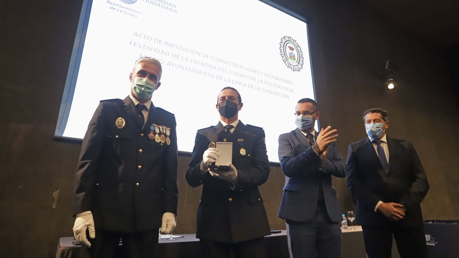 Fotos de la entrega de condecoraciones y reconocimientos de la Policía Local de La Línea
