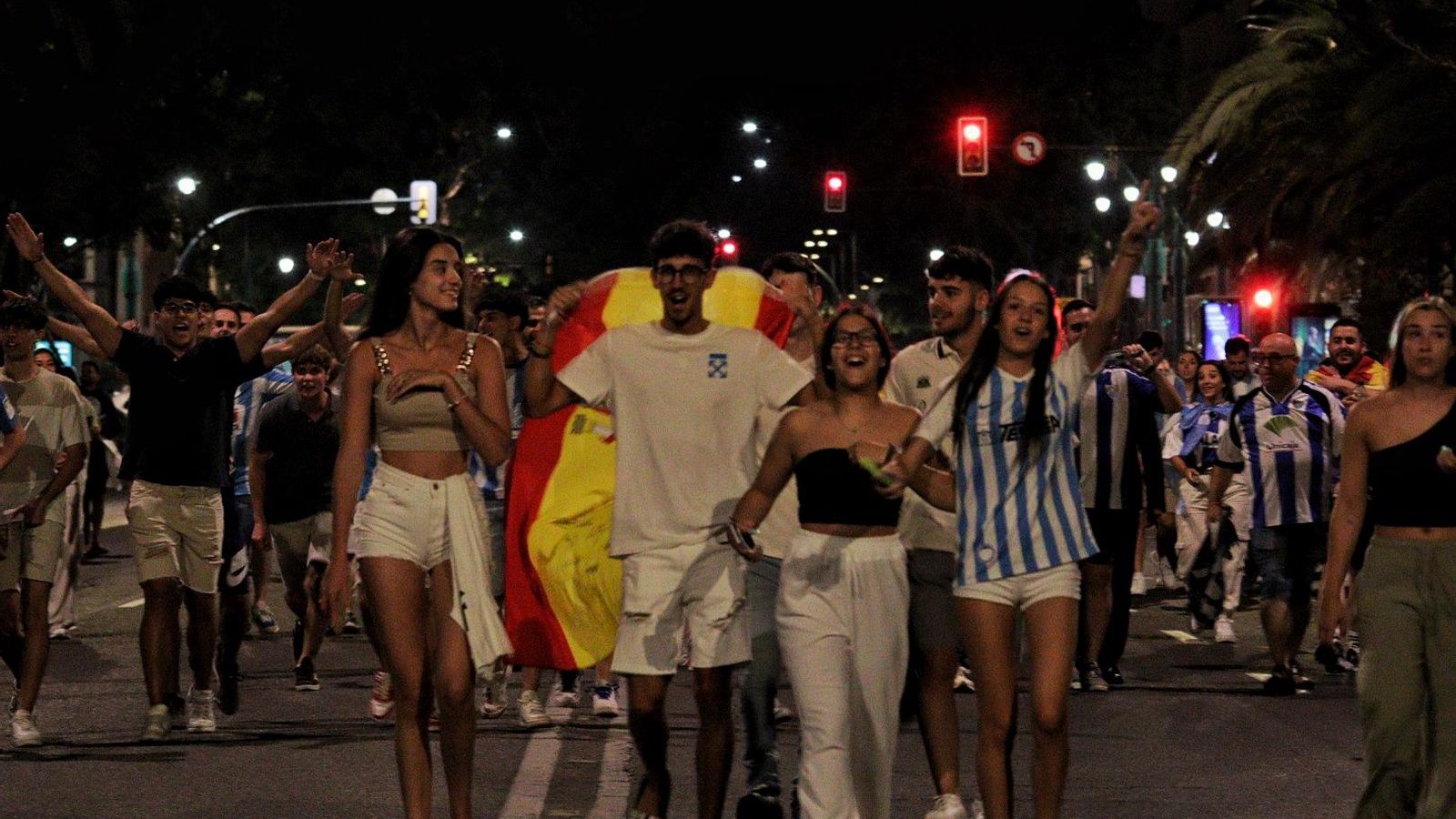 La eterna madrugada en Málaga por el ascenso La eterna madrugada en Málaga por el ascenso