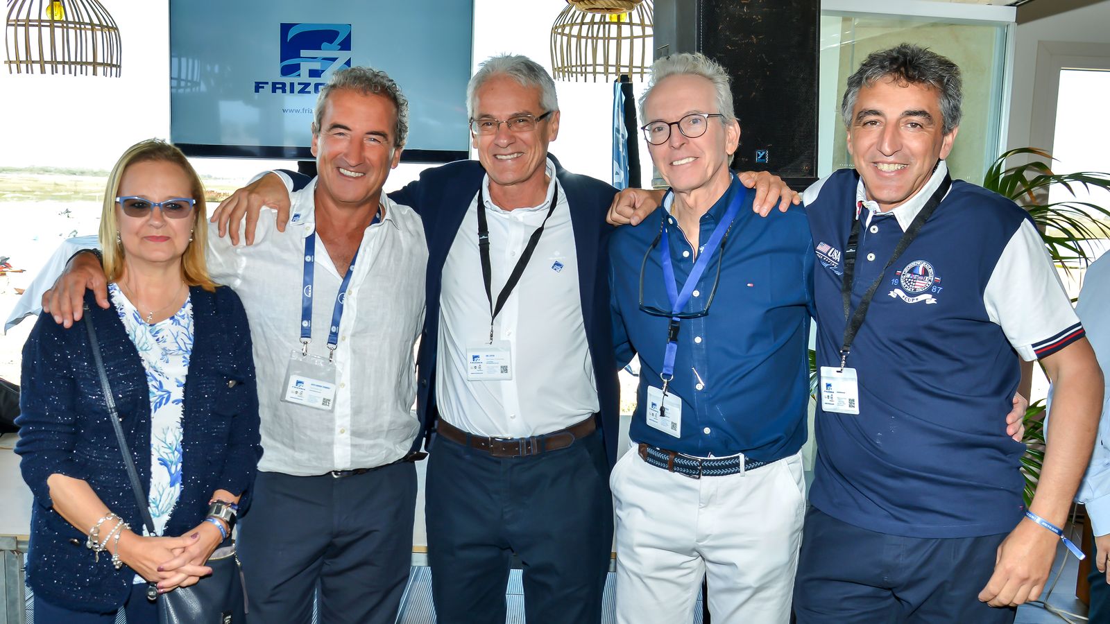 Javier Gamundi y Emil Lepitak (socios de Frizonia), y los primeros empleados de Frizonia (Milagrosa de Celis, Luis Rodríguez, y Domingo Lobo).