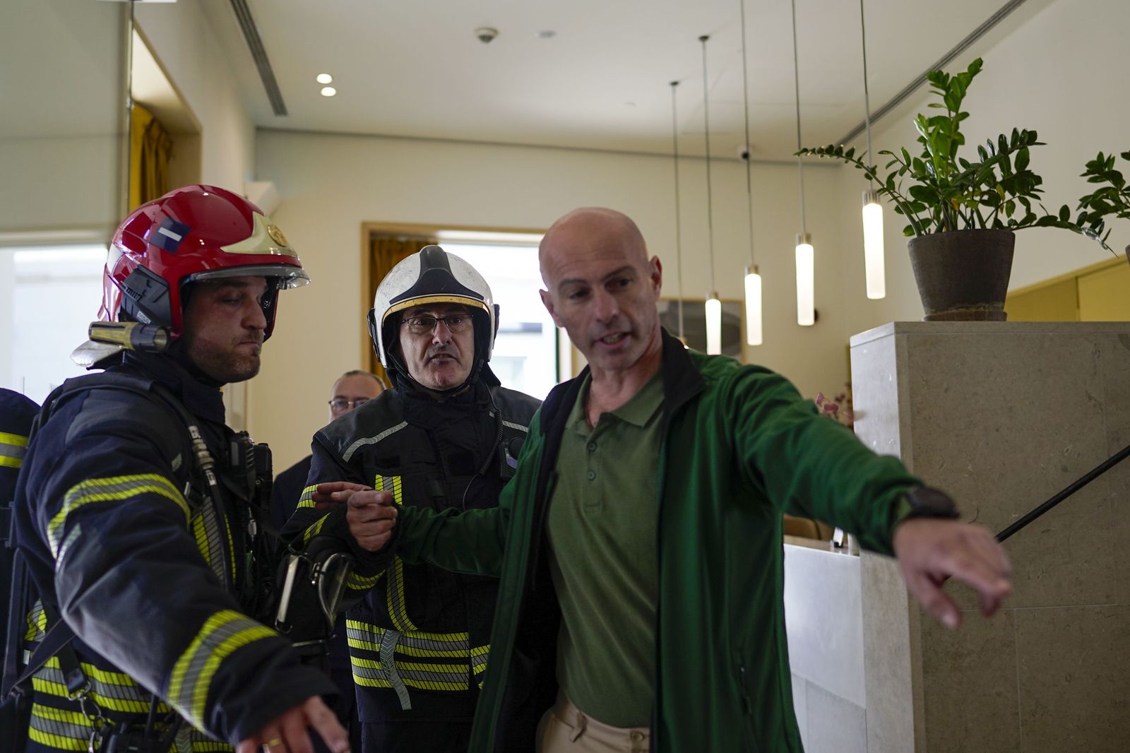 El simulacro de incendio organizado por el Servicio de Extinción de Incendios de los Bomberos, en imágenes