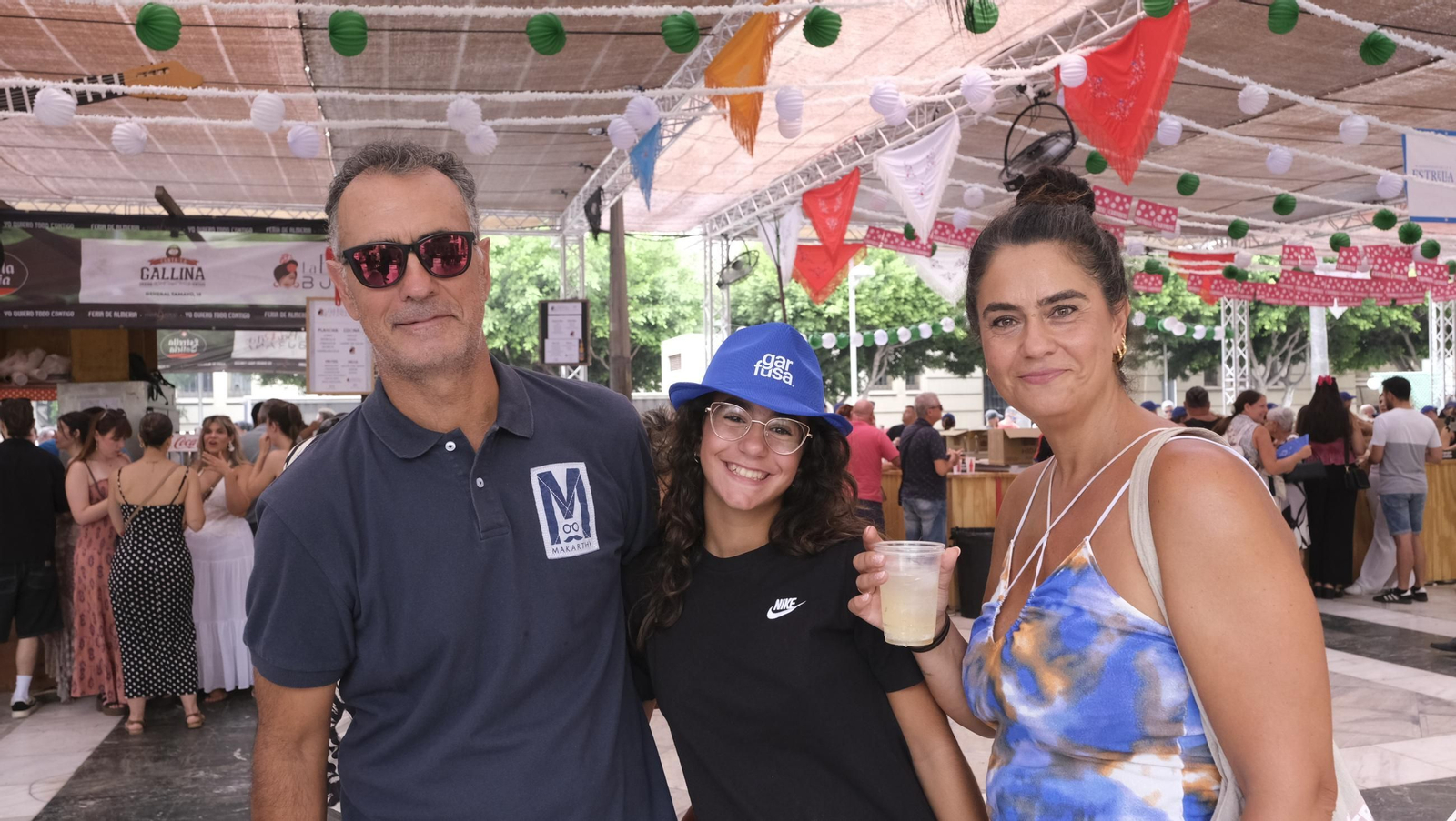 Los almerienses disfrutan del lunes en la Feria del Mediodía