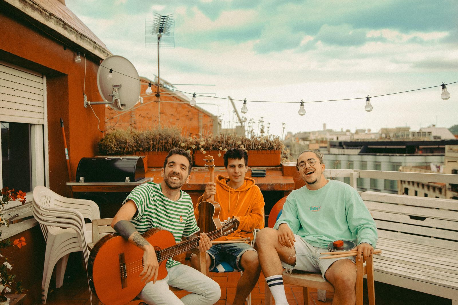 Rai, Klaus y Gillem, las tres patas de Stay Homas.