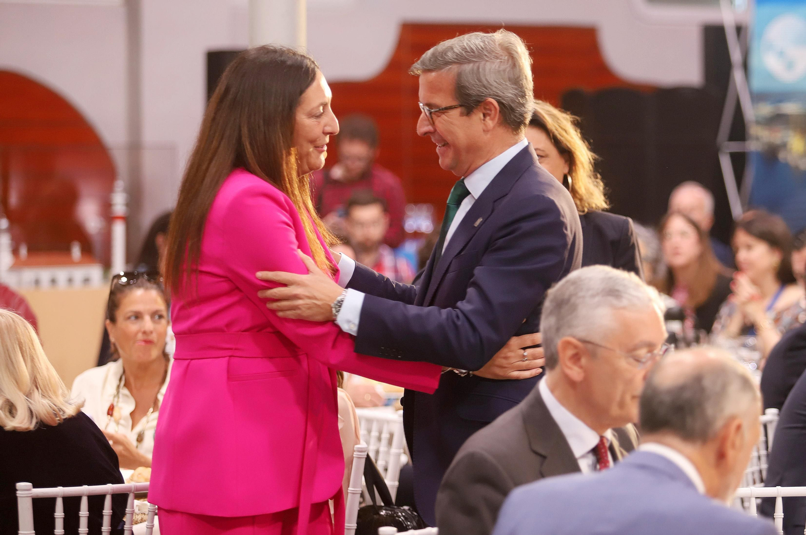 Imágenes del desayuno-coloquio con Jorge Paradela en el Foro Joly Andalucía