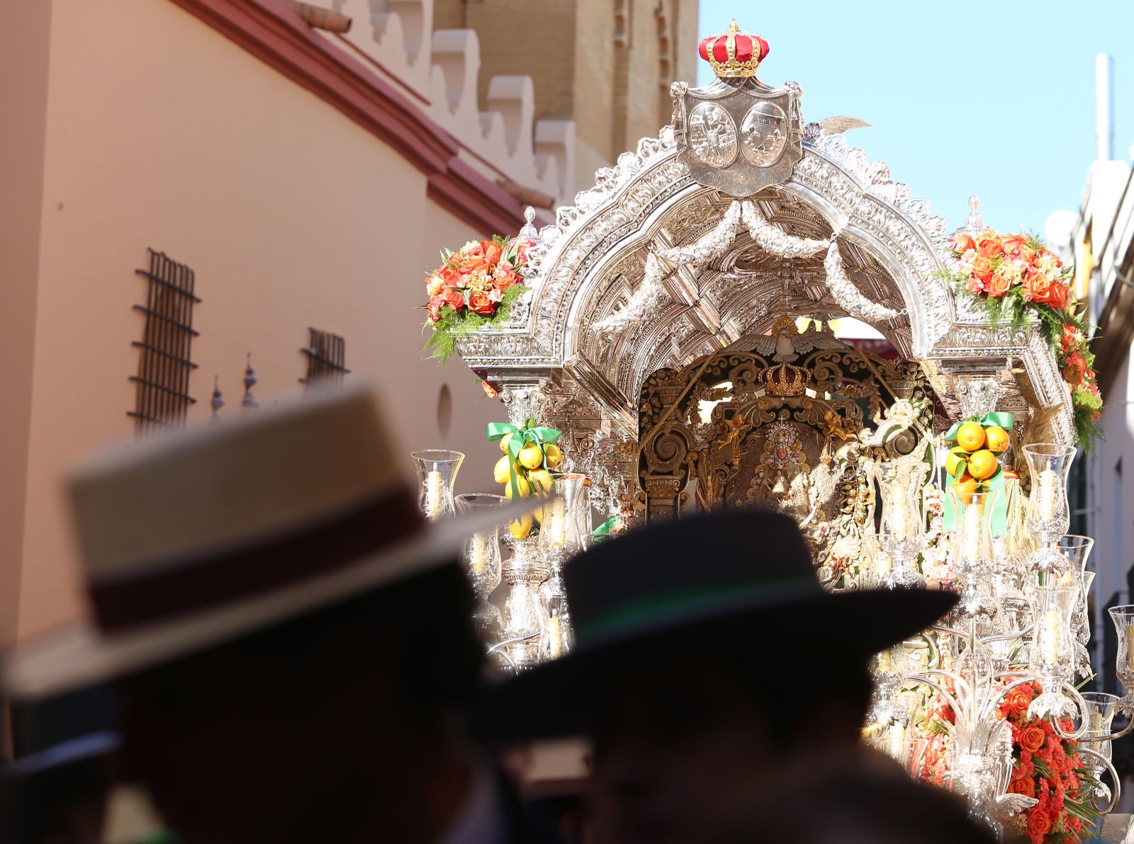 Salida de la Hermandad del Rocío de Triana