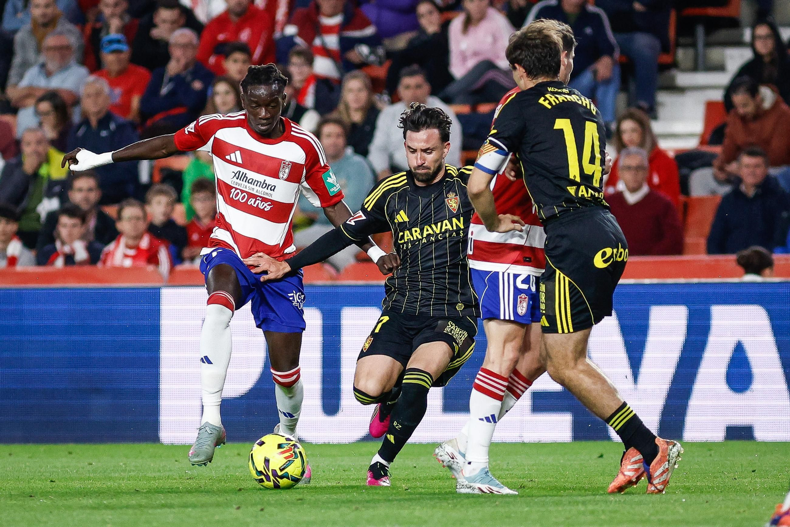 Las mejores imágenes de la victoria del Granada CF ante el Zaragoza