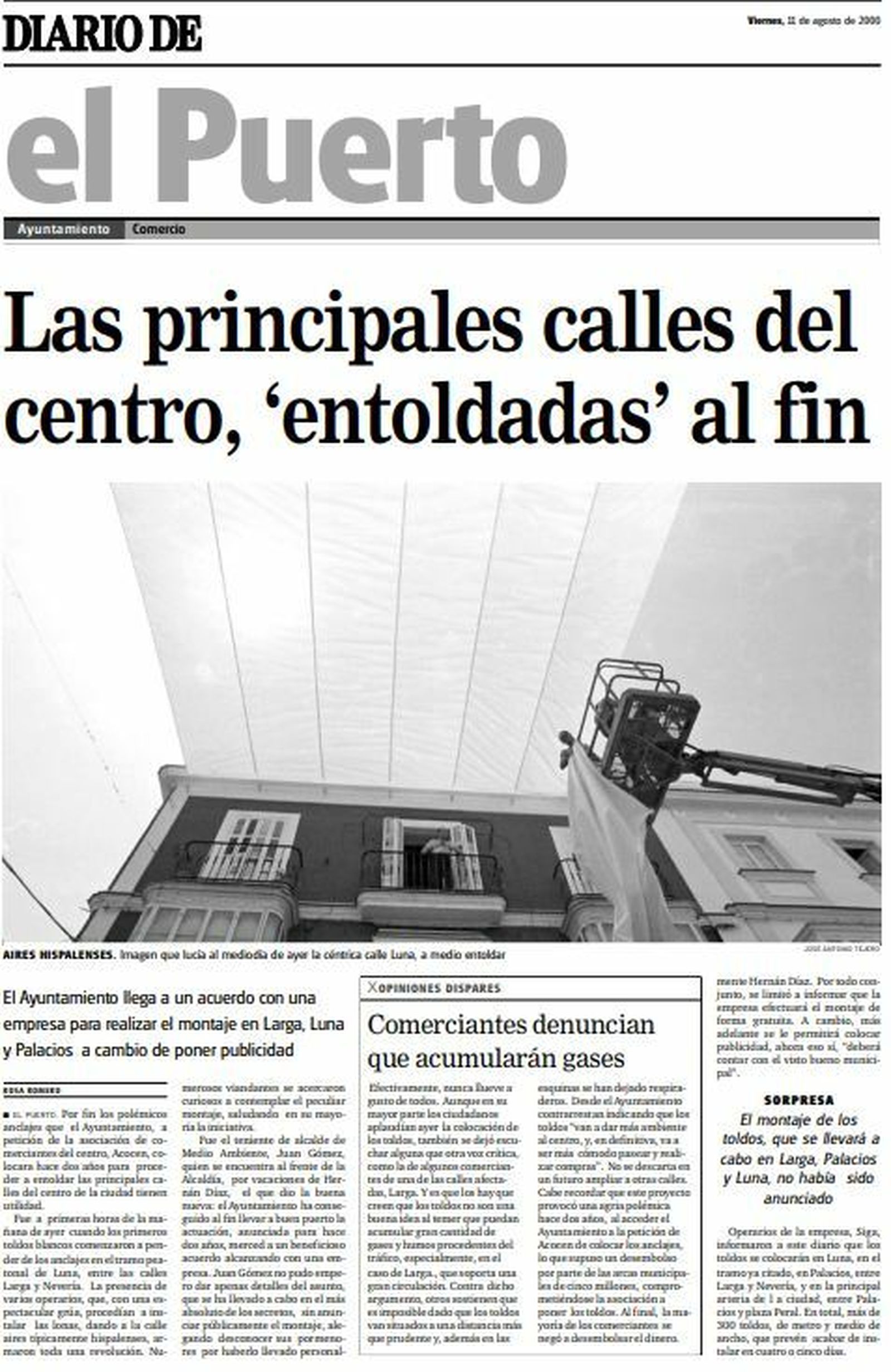 Una página de Diario de Cádiz de agosto de 2003, informando de la colocación de toldos en la calle Luna.