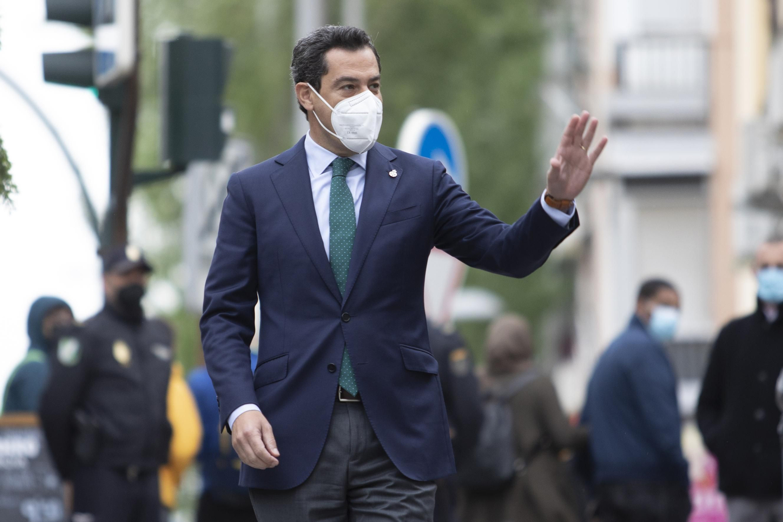 Juanma Moreno, en una visita a Granada en abril de este año.