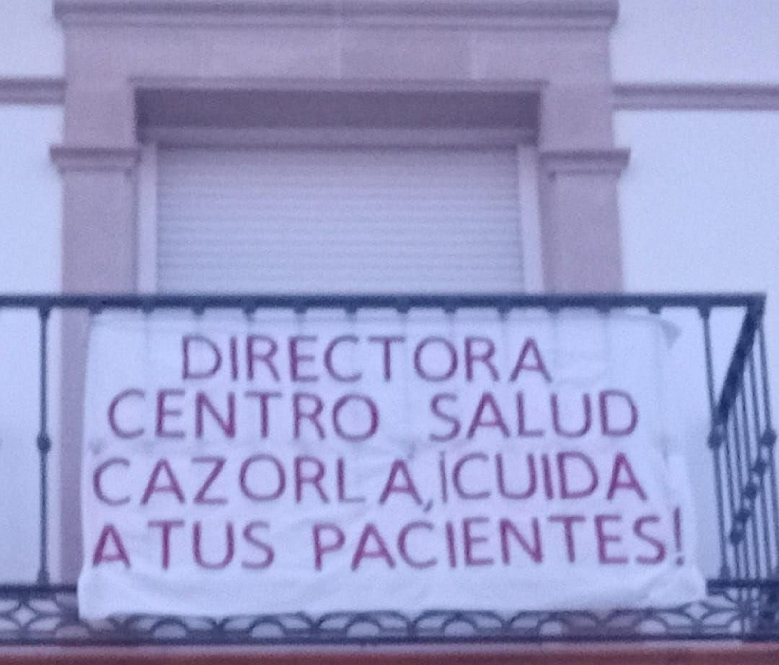 Pancarta por la que han sido denunciadas dos vecinas del municipio del Alto Guadalquivir.