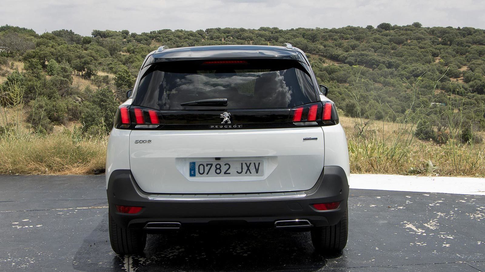 La zaga sigue la línea iniciada con el 3008 de cinco plazas.