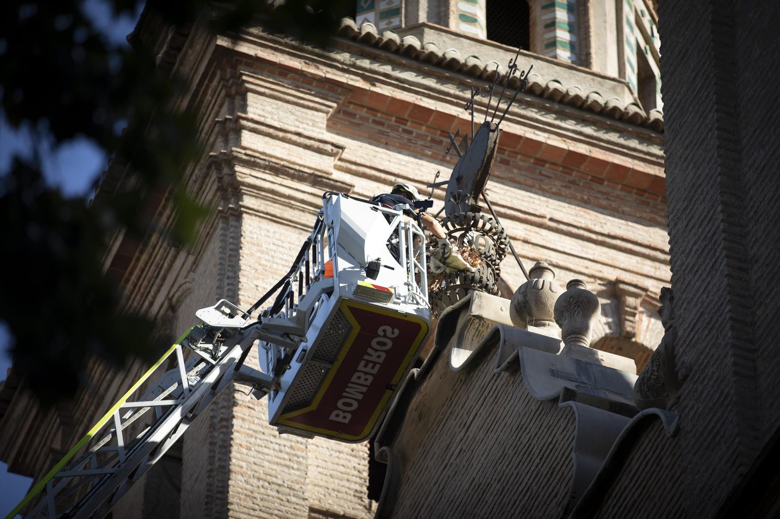 Ofrenda Floral y Solidaria de la Virgen de las Angustias de Granada, Septiembre 2025.jpg